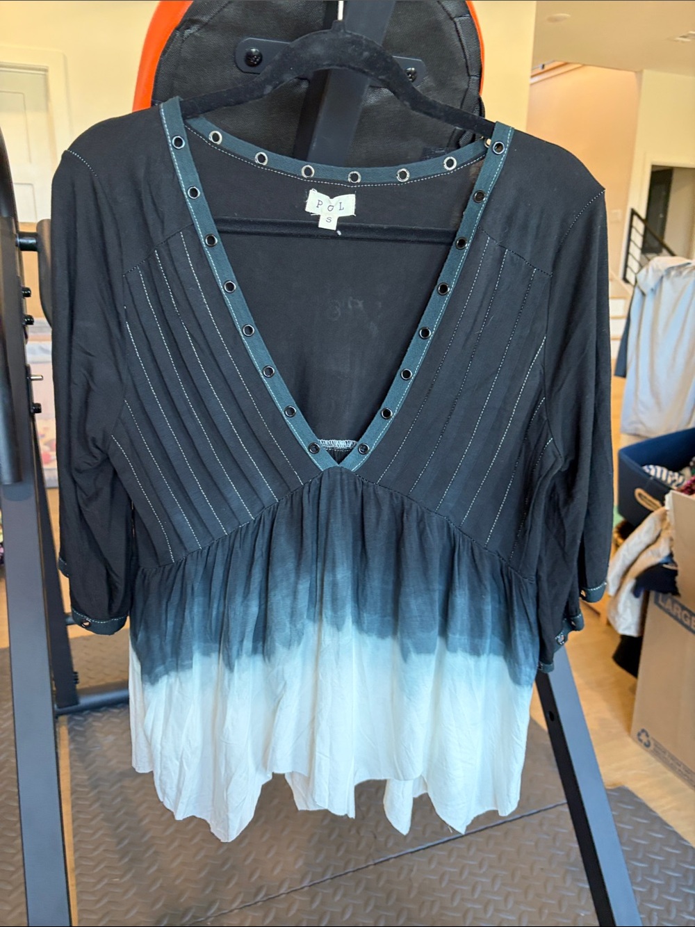 POL Ombre Black to Cream Eyelet V-Neck Tunic